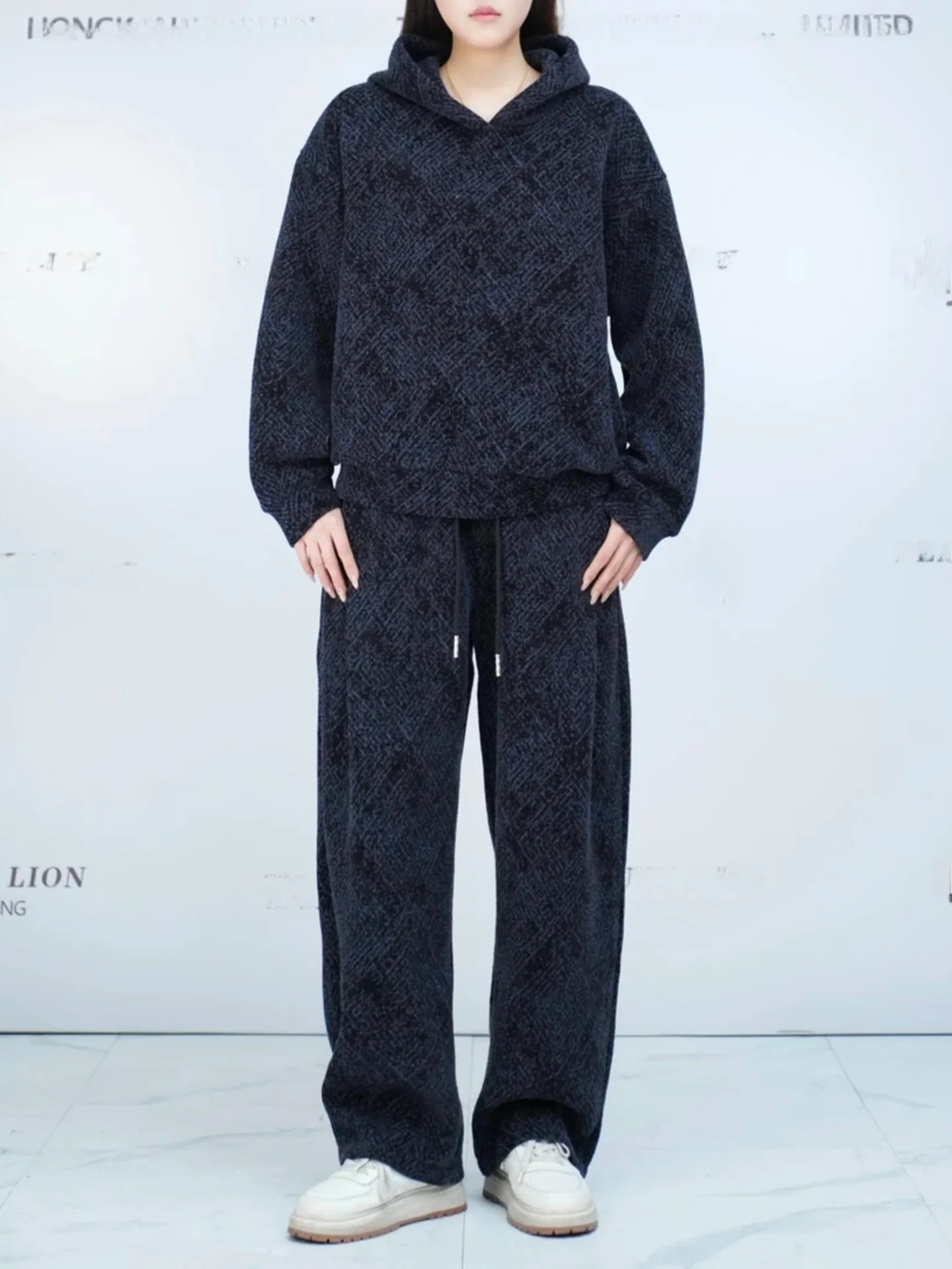 

Высокое качество для мужчин и женщин, зимний модный повседневный комплект, контрастный цветной дизайн, удобные длинные брюки све премиум-класса