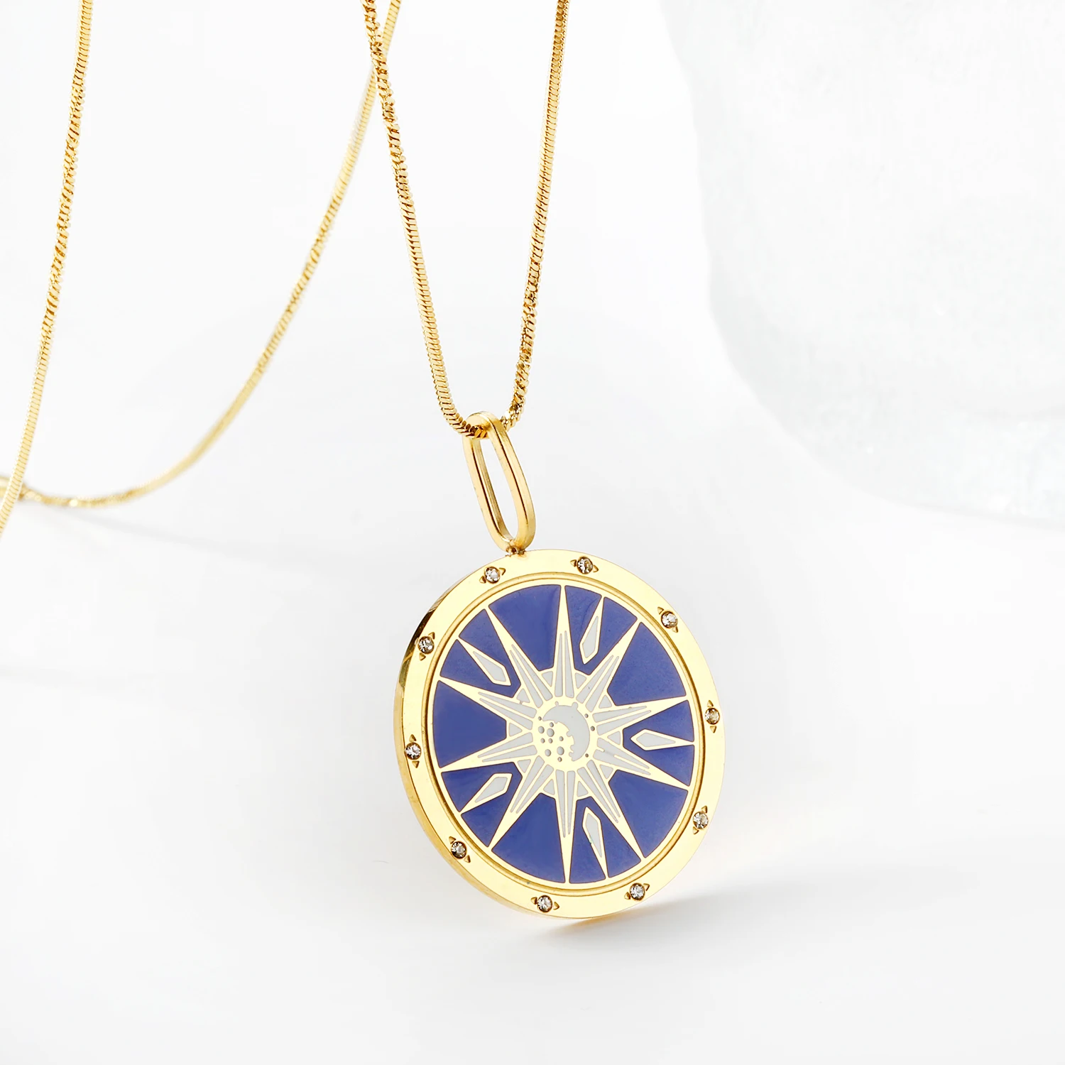 Mode Kreative Runde Glänzende Muster Anhänger Halskette Edelstahl Vergoldet Halskette für Frauen 316L Schmuck Geschenk