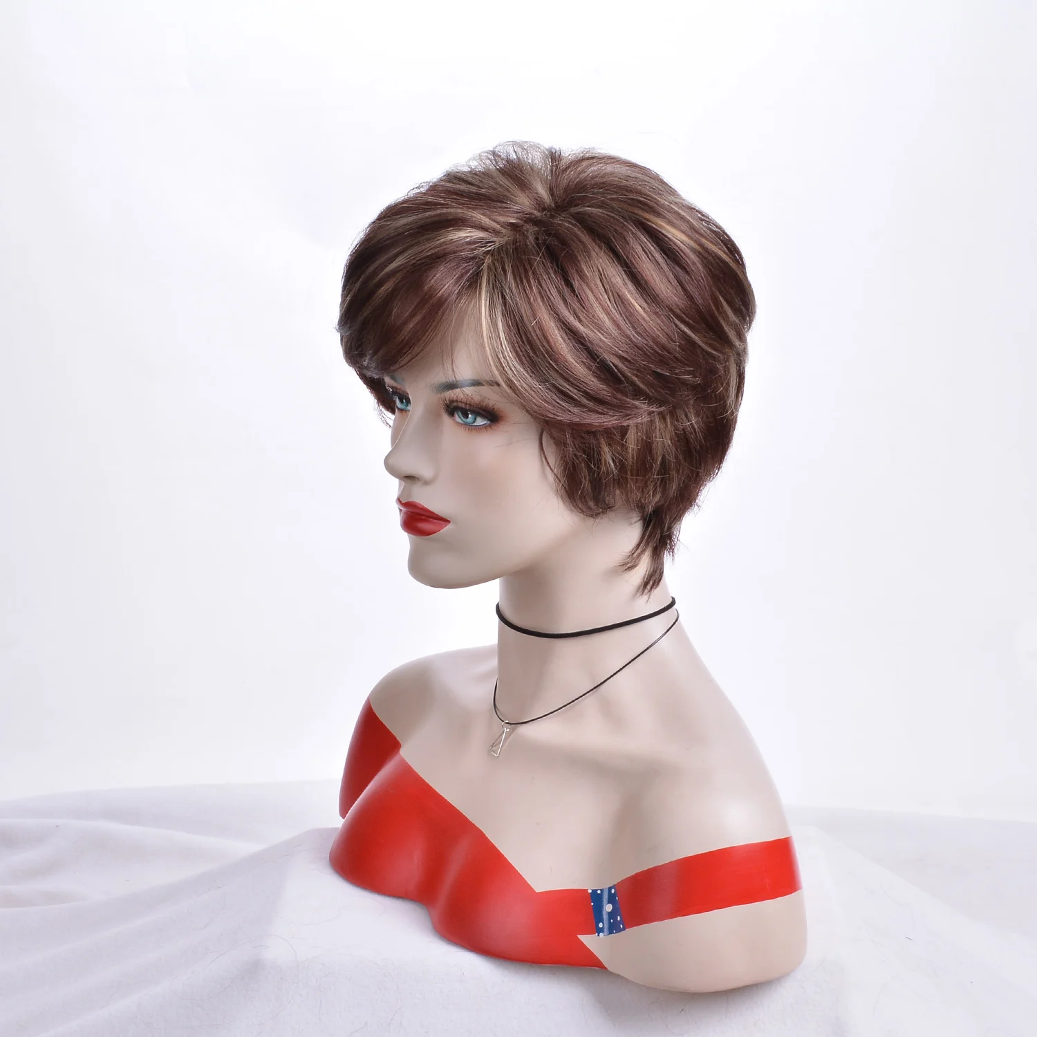 Short Brown Synthetic Wig for Women Pixie Cut Hairstyle Mommy Daily Hair Ombre Heat Resistant Cosplay Party Wig for Lady