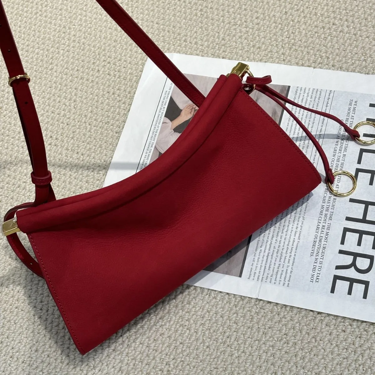 

2025 New Popular Fashion Clip Leather Women's Bag High Texture Trend Personality Single Shoulder Underarm Oblique Span Bag