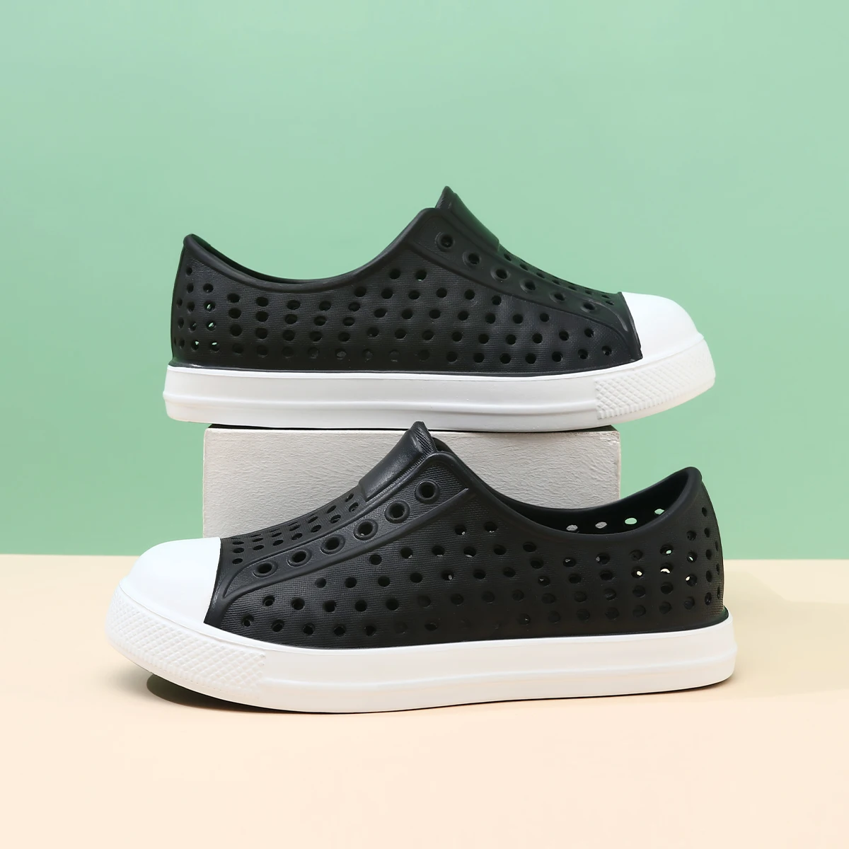 

Children Shoes Girls Boys Slip on Sneakers Lightweight Comfortable Walking Shoes Casual Holes Design Footwear Girls Water Shoes