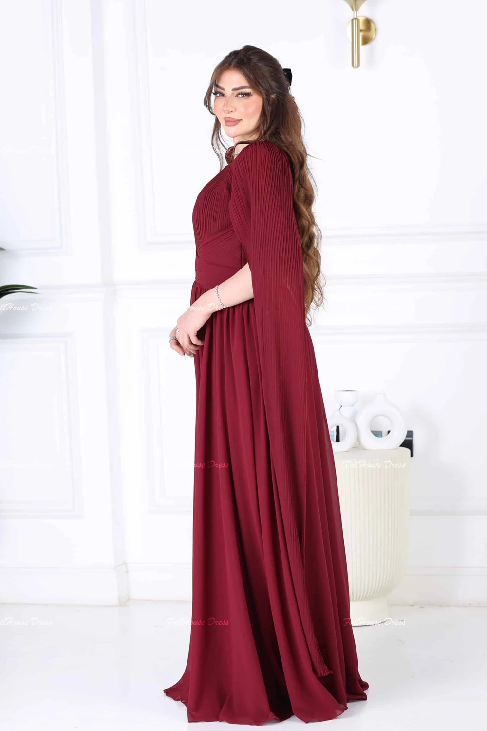 맞춤형 클래식 오 넥 쉬폰 A 라인 주름 계층화 된 이브닝 드레스 플로팅 바닥 길이 배트윙 슬리브 파티 드레스 코트