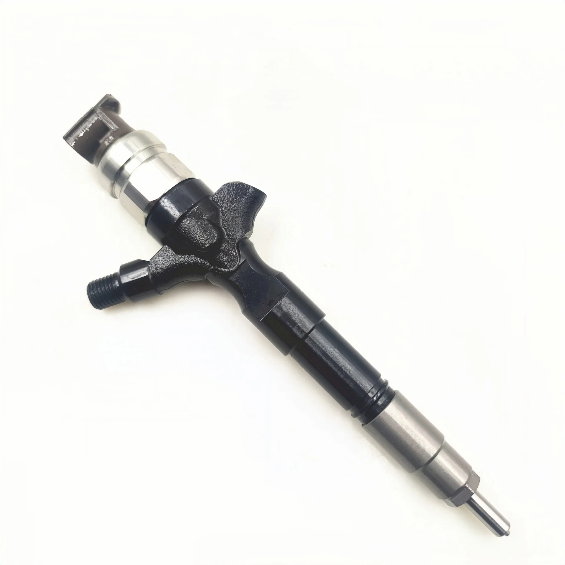 Hoge kwaliteit Common Rail-injector OEM 23670-30400 2367030400   Brandstofinjector voor Toyota Hilux