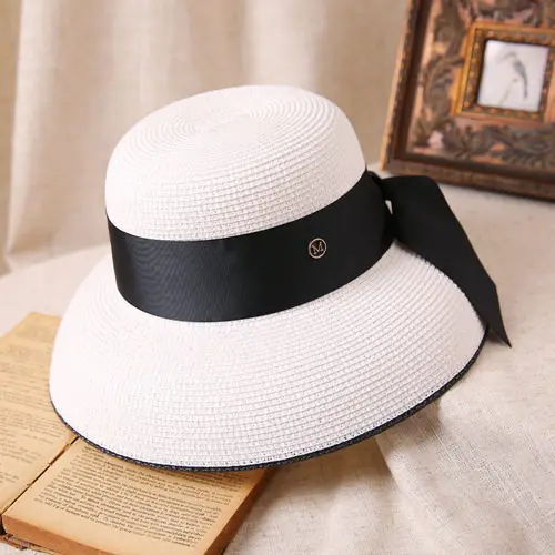 Hepburn Retro Straw Hat Women Round Crown Wide Brim Ribbon Sunshade Hat Outdoor Beach Travel Summer Hat