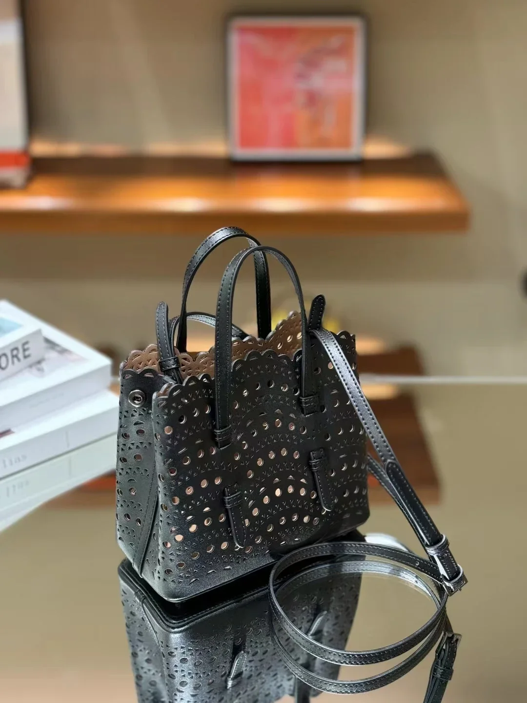 

2025 Luxury High Quality Cowhide Shoulder Handbags For Women Brand Design Fashion Large Capacity Genuine Leather Bucket Bag