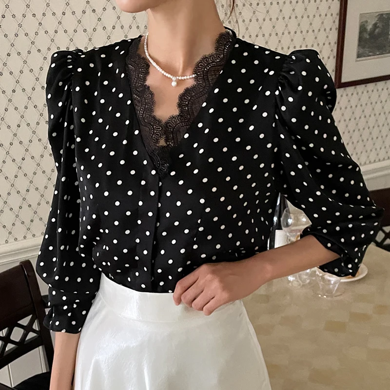 QOERLIN Polka Dot Patchwork Lace V-Neck Shirts Sexy Long Sleeve Blouse Korean Vintage Chiffon Tops Elegant Casual Shirt Spring