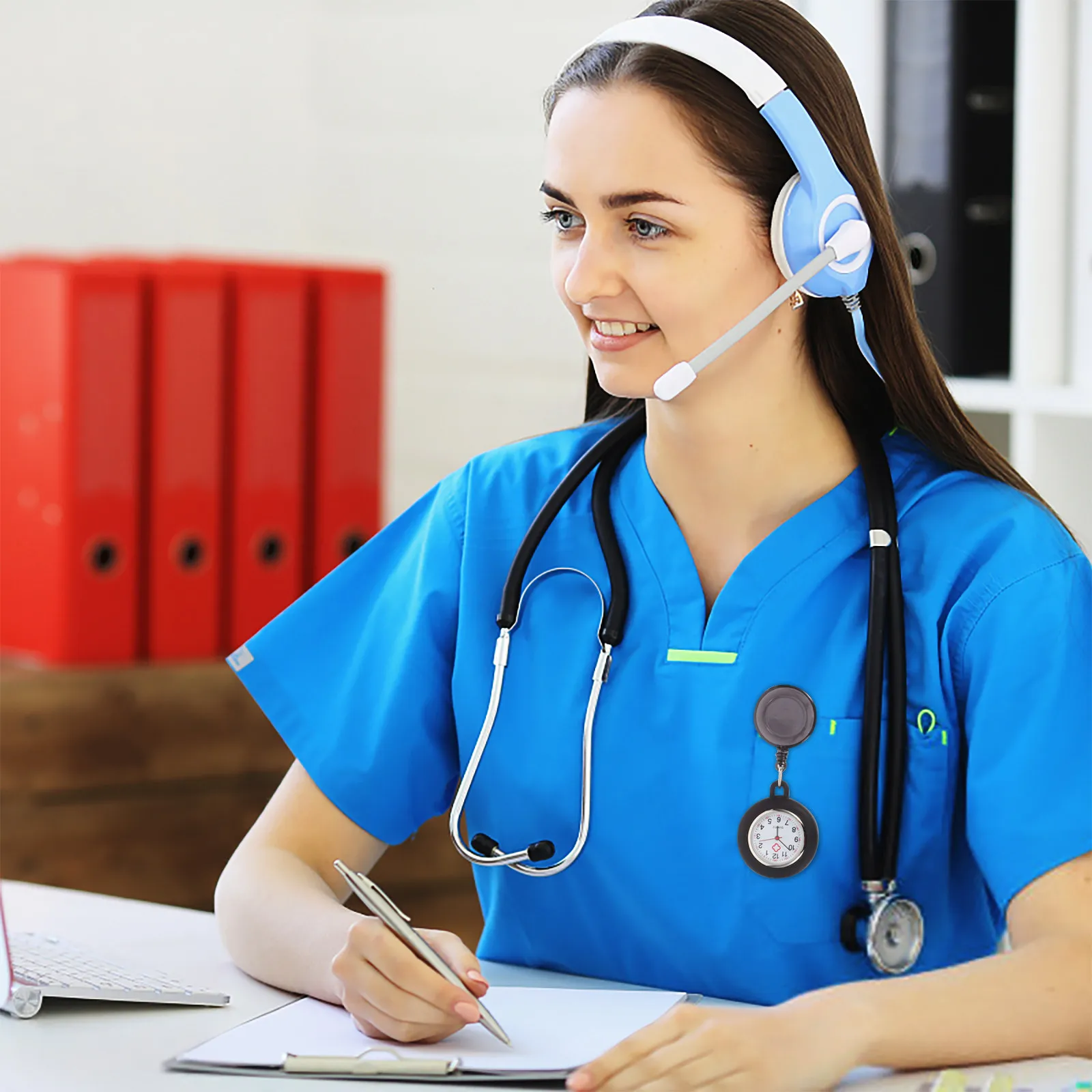 relogio-de-bolso-para-enfermeiras-preto-com-clipe-e-cracha-retratil-relogio-de-pendurar-com-rosto-sorridente-moderno-para-estudantes-leve-e-com-hora-precisa