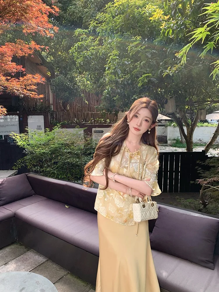 

NMIOK Yellow Silk Floral Cutout ort Sve Top And Satin f Skirt Chinese Sle Summer New Two-Piece Set Women's Faion