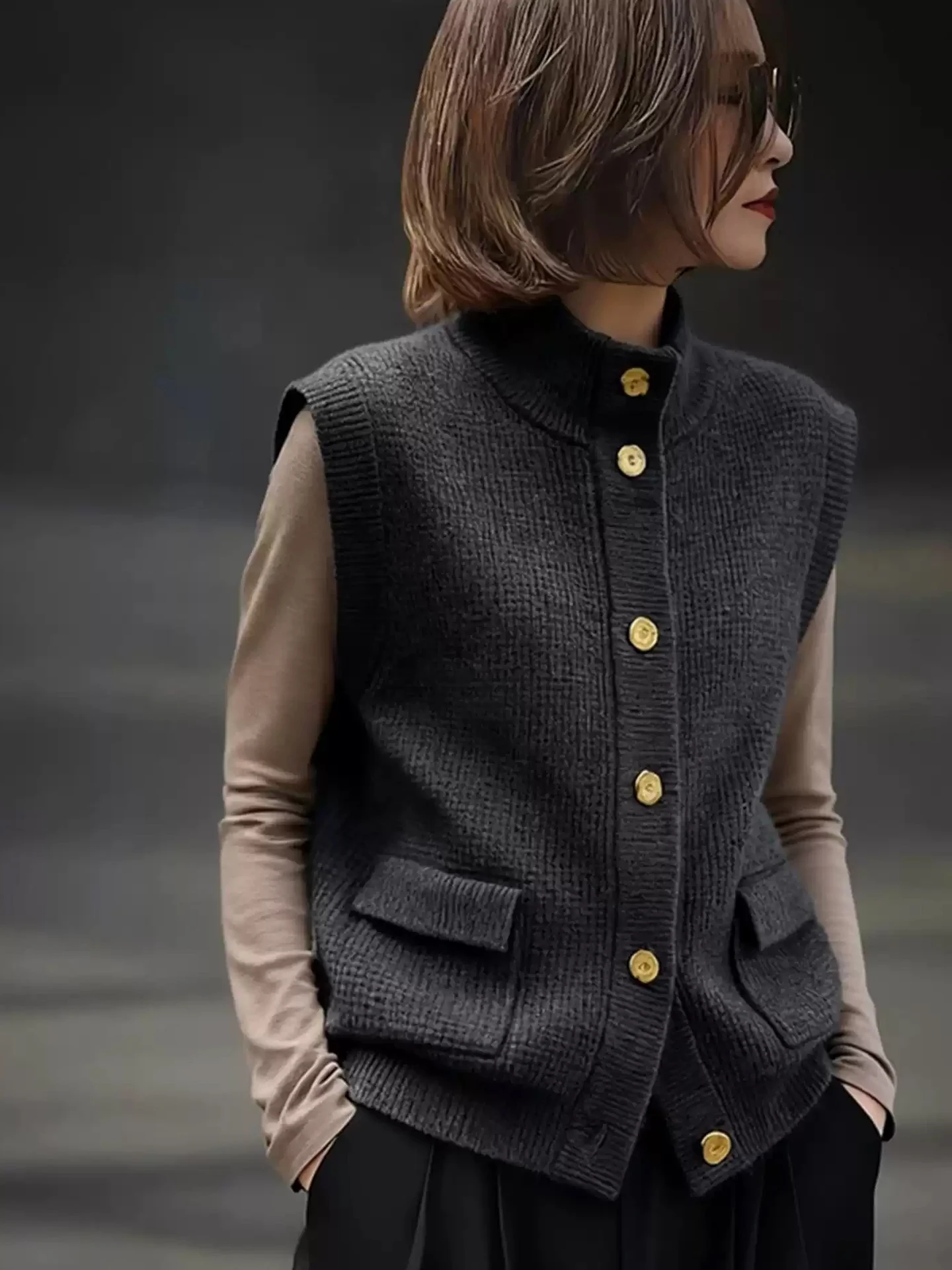 เสื้อกั๊กถักแฟชั่นอเนกประสงค์สำหรับเดินทาง ดีไซน์กระดุมเดี่ยว รุ่น Svel 2025 ฤดูหนาวใหม่ ทรงเข้ารูปเล็ก รุ่น Cro ular