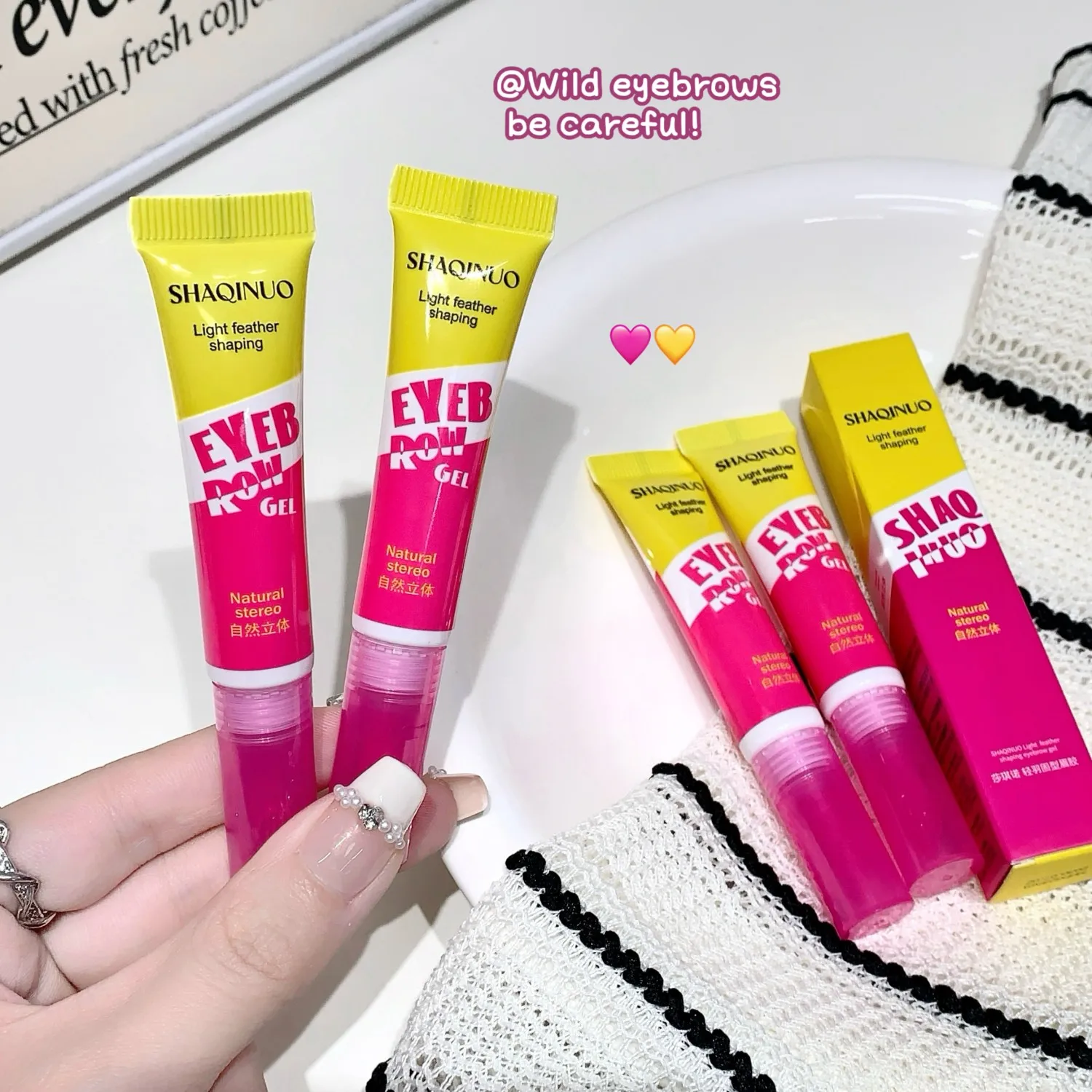 SHAQINUO 3D Eyebrow Gel Transparent Gel Long-lasting Eyebrow Shaping Waterproof Eyebrow Soap Creates Natural Eyebrows Styling