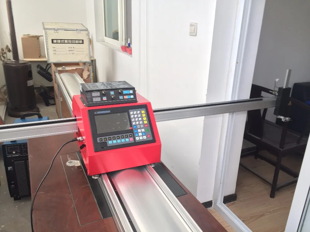 آلة عالية الدقة الصلب الصناعي المحمولة 1500 واط آلة قطع الألياف الصغيرة