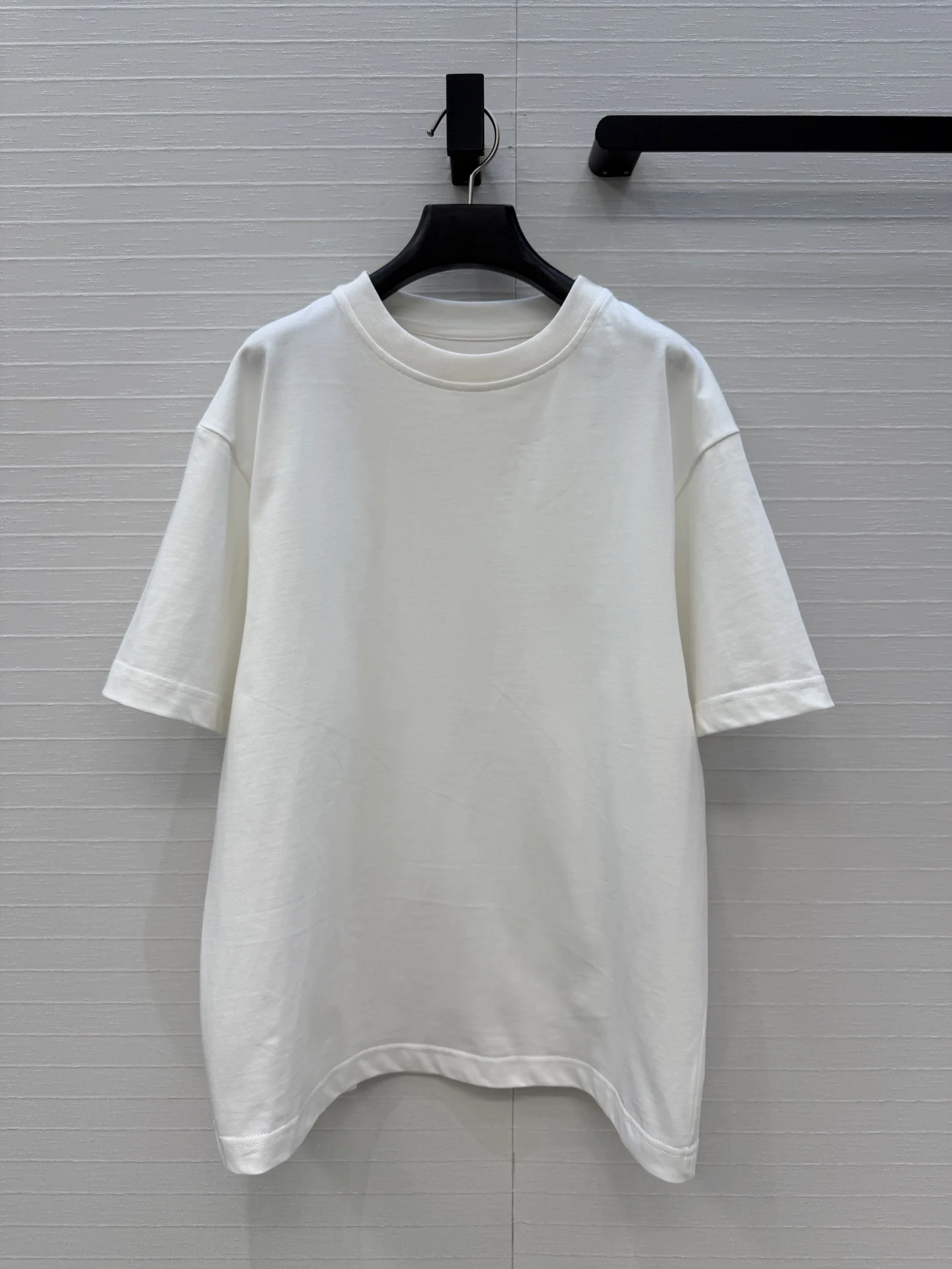 2026 Summer New Product: Intellectuals' Extremely Simple Style Back Logo Printed Cotton T-shirt