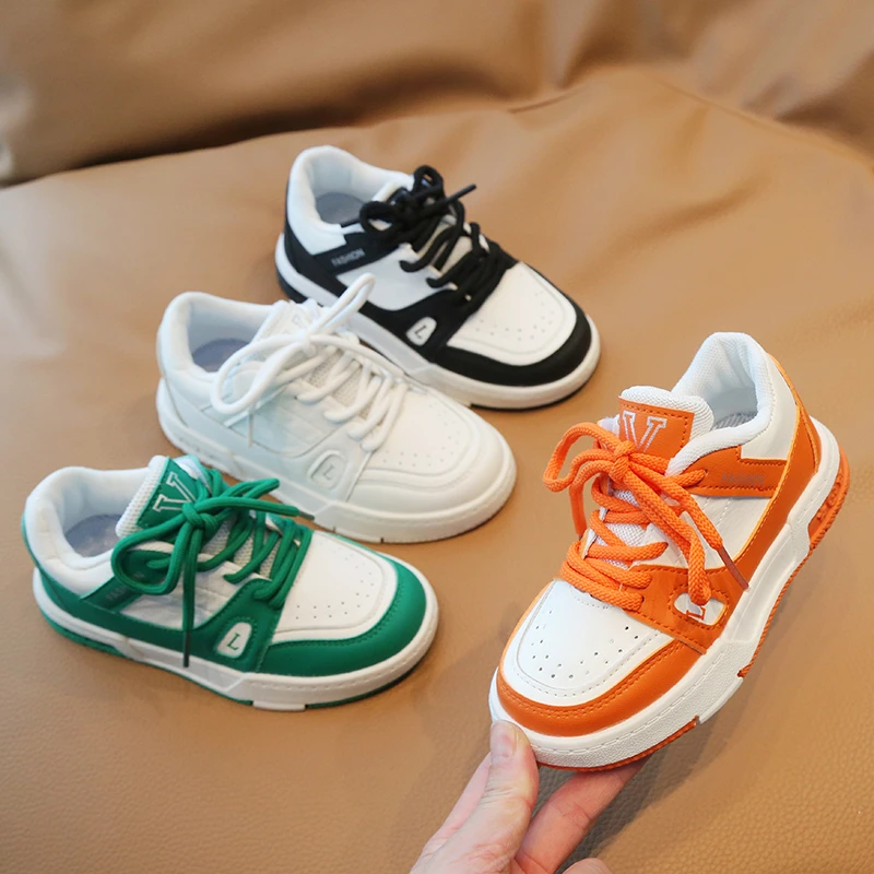 

2025 New Spring New Kids' Board Shoe Light and Comfortable Retro Front Lace-up Thick Soled Shoes Flat Single Shoe Casual Shoes