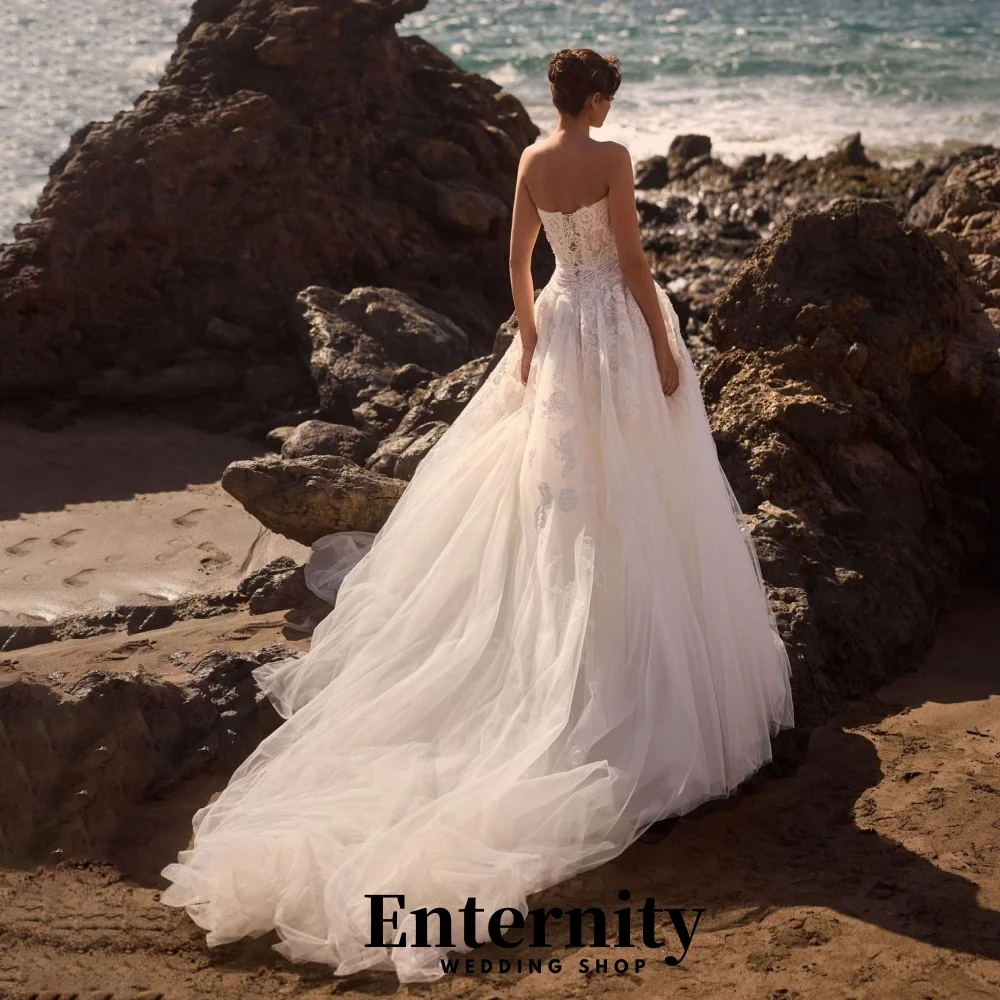 맞춤형 꽃 아플리케 웨딩 드레스 우아한 V넥 민소매 여성용 매력적인 튤 신부 드레스 베스티도스 데 노비아