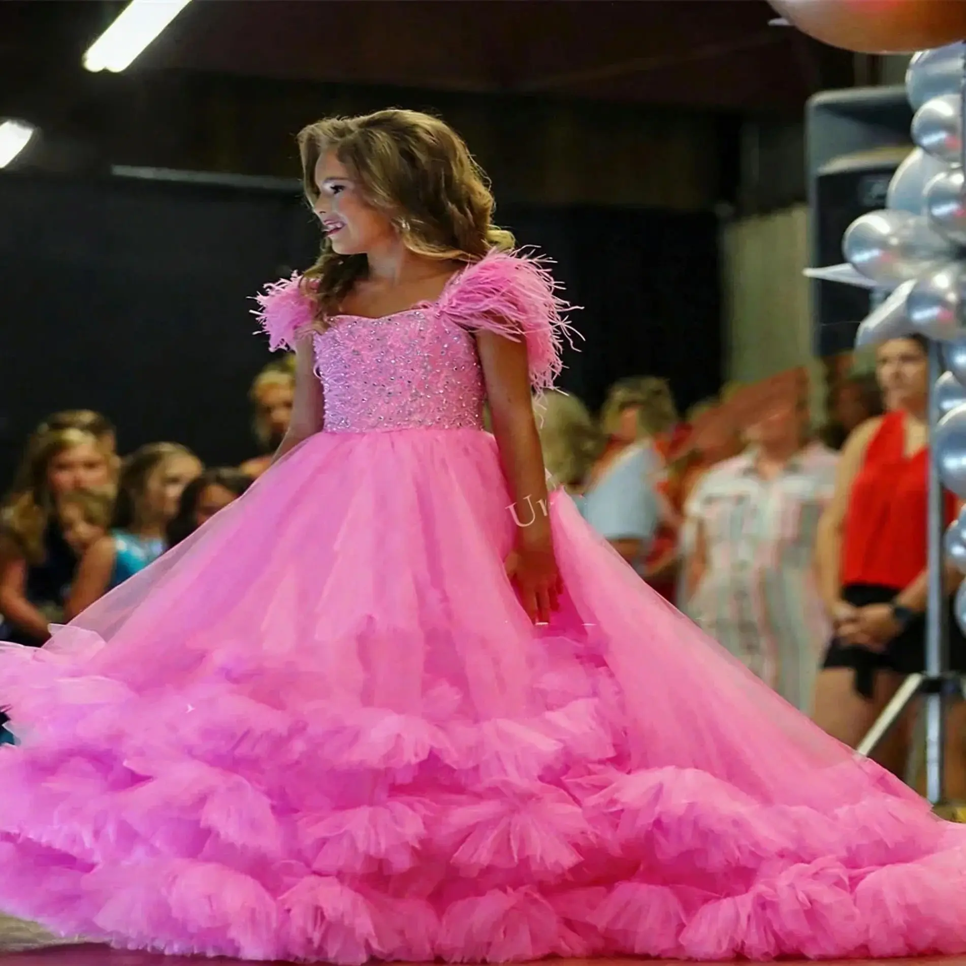 فستان أنيق مخصص لفتاة الزهور بدون أكمام مطرز بالخرز من التول المتدرج تنانير الأميرة فستان المسابقة ثوب التواصل الأول