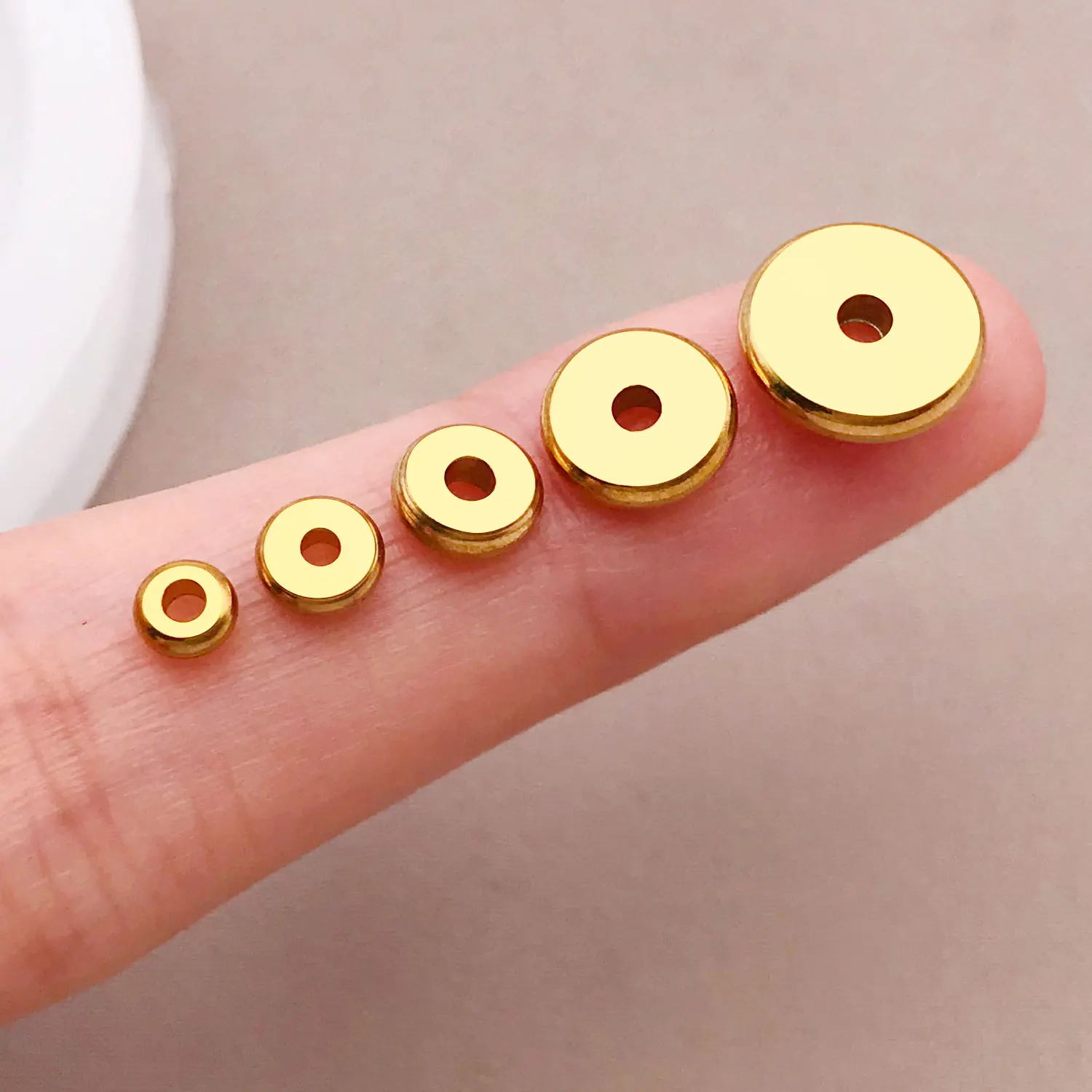 20개/세트 변색 없는 스테인리스 스틸 비즈 플랫 라운드 스페이서 비즈 골드 컬러 비즈 DIY 팔찌 쥬얼리 제작 액세서리