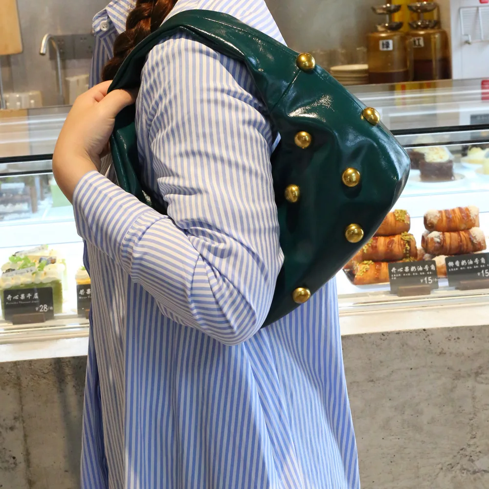 Retro Women Handbag Autumn/Winter Rivet Women\'s Bag Fashion PU Leather Shoulder Bag Underarm Bag