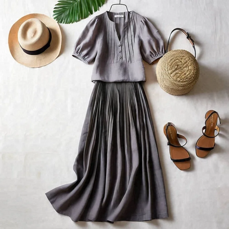 

2025 г. Круглый V-образный вырез, планка, декоративные пуговицы, плиссированный топ с рукавами-фонариками, плиссированная юбка трапециевидной формы, комплект из двух предметов