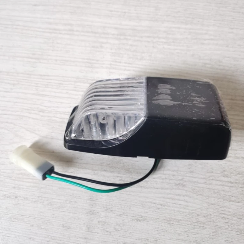 

Dongfeng Dolika Kept Freika Rio Tinto Jinnuo cab ceiling light 24V