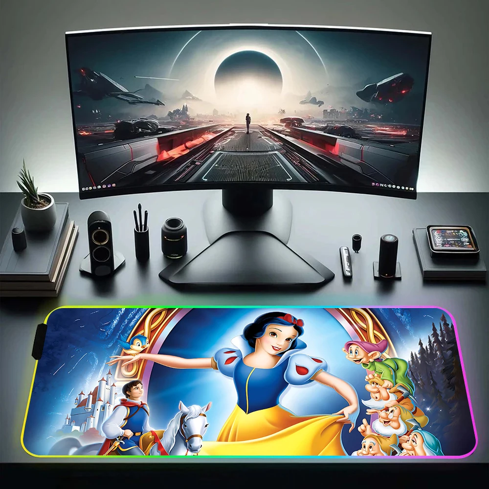 Princesas en cuento de hadas RGB Pc Gamer teclado alfombrilla para ratón alfombrilla LED brillante alfombrillas de ratón goma Gaming ordenador Mausepad