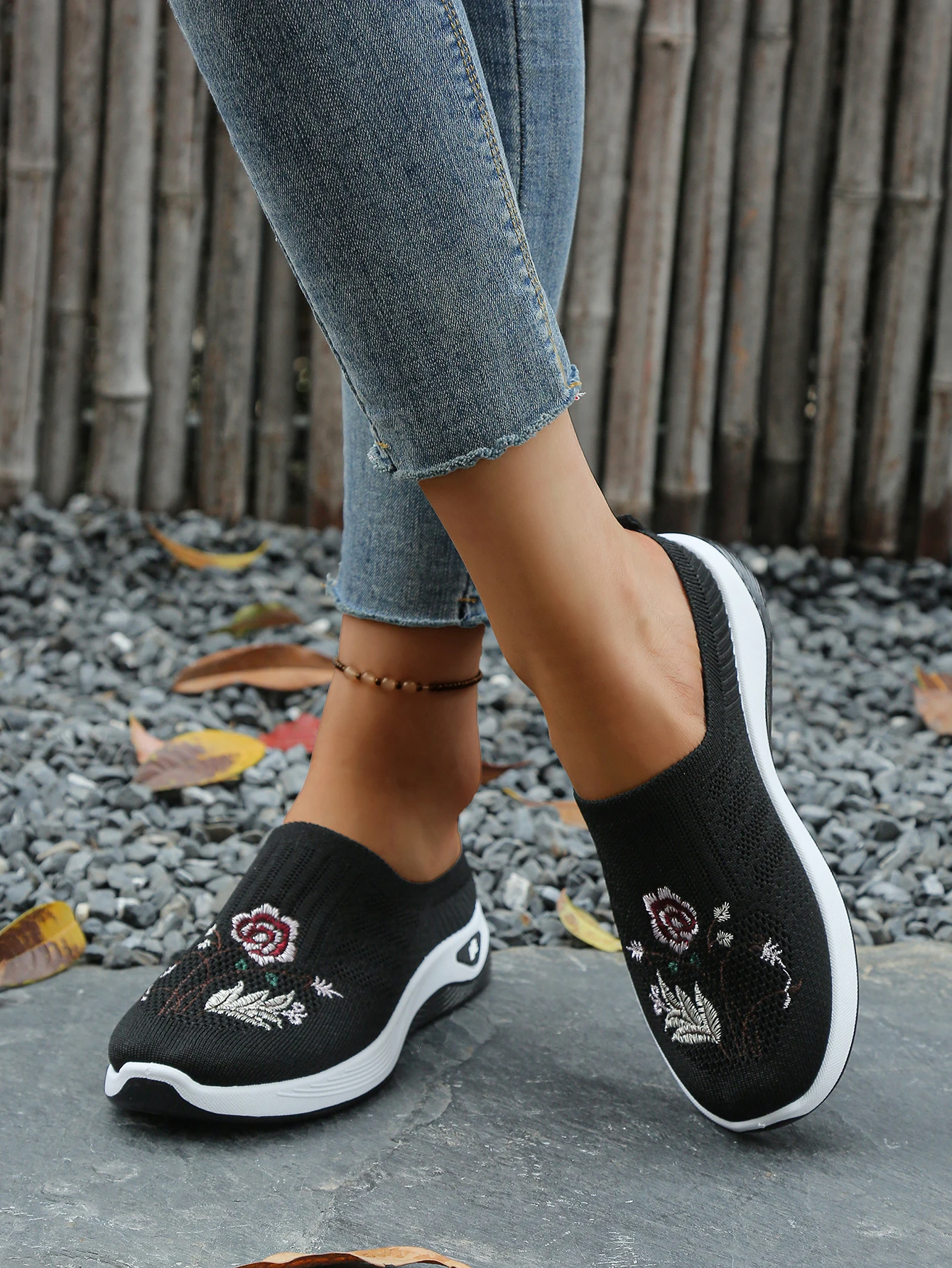 Große Größen Damen Rückenfreie Plateau-Sneaker mit Blumenstickerei, Mesh-Slipper, rutschfeste, bequeme Freizeit-Slipper für Senioren zum Gehen – Detail 15