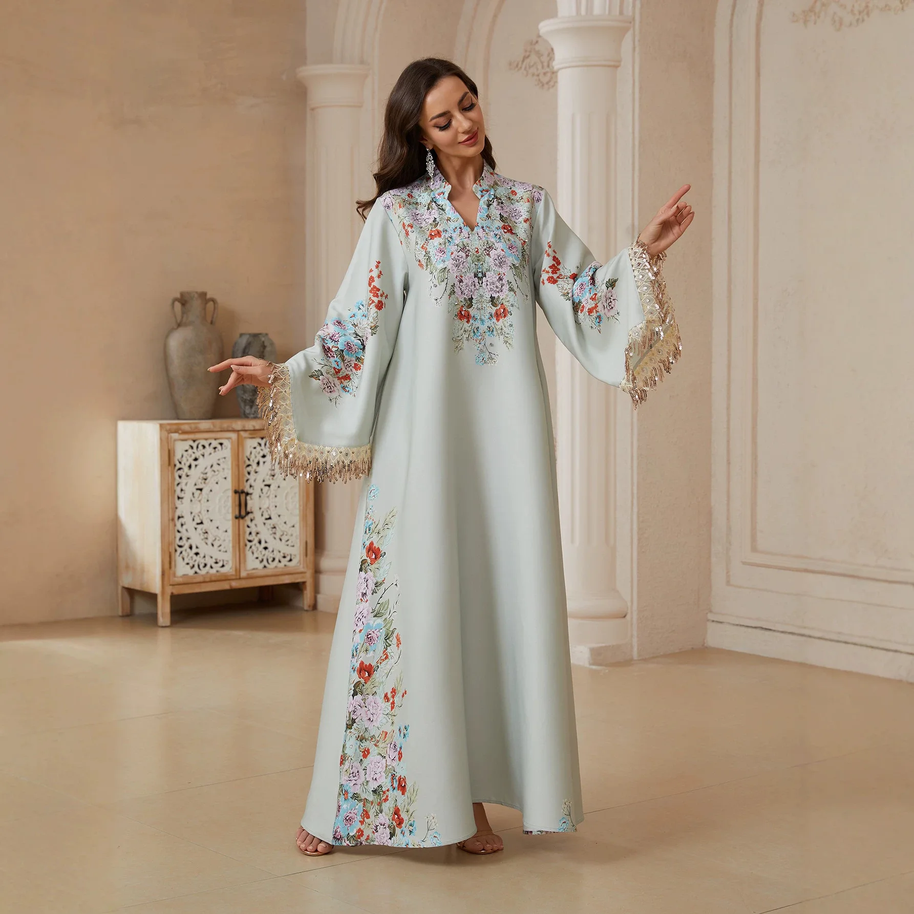 Muslimische Damen Abaya-Kleid mit V-Ausschnitt und Quasten, Türkisch-Orientalisches Elegantes Abendkleid, Bescheidenes Festkleid