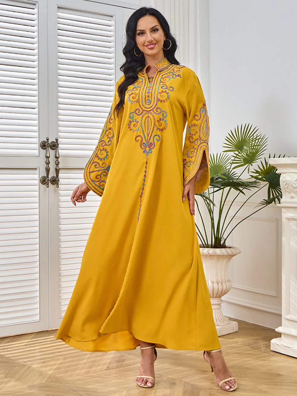 Middle East Women's Clothing Saudi Arabia Dubai Tourism Robe 2025 New Rope Embroidered Elegant Dress Women