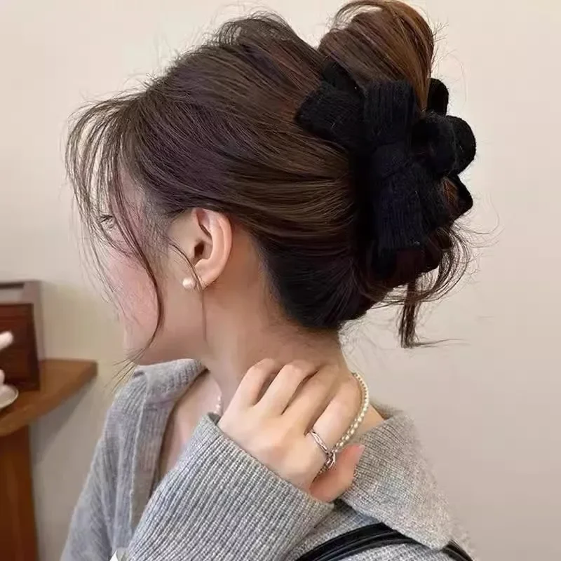 Autumn and Winter Plush Bow Grab Clip  Wool Claw Clip Accesorios Para El Cabello  Крабик Для Волос  Hair Accessories for Women