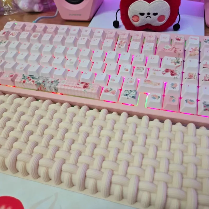 

Hot Sales Strawberry Party Keycaps Custom PBT SOA/FC Profile Sublimation 68/98/104/108 Key Cap Cartoon Cute Pink Point KeyCap