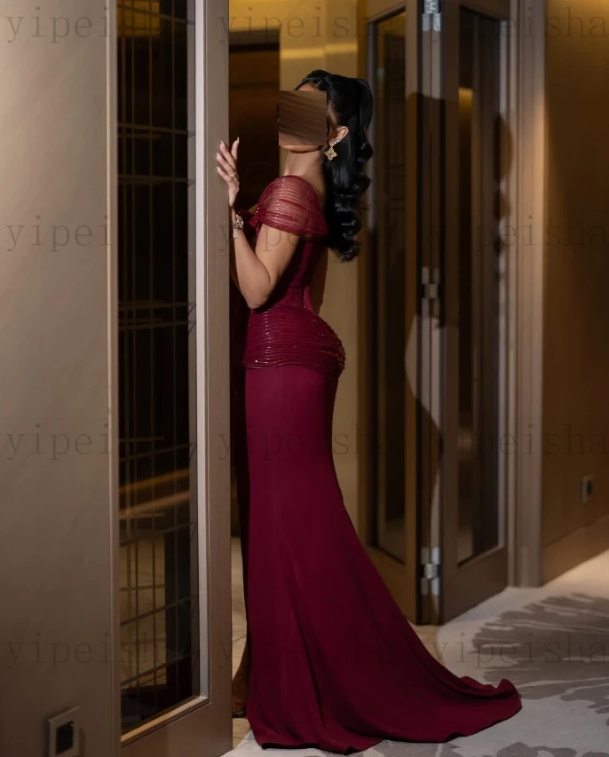 カスタマイズされた恋人フォーマルイブニングドレスプリーツバックレスビーズサイドスリットマーメイドウエディングドレススイープトレインロングパーティードレス