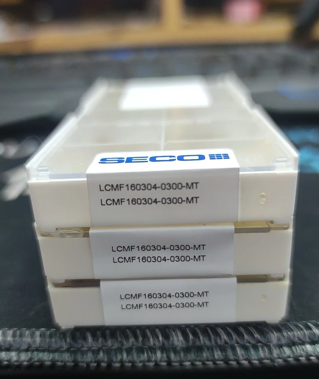 

Hard alloy cutting blades LCMF160304-0300-MT,CP200