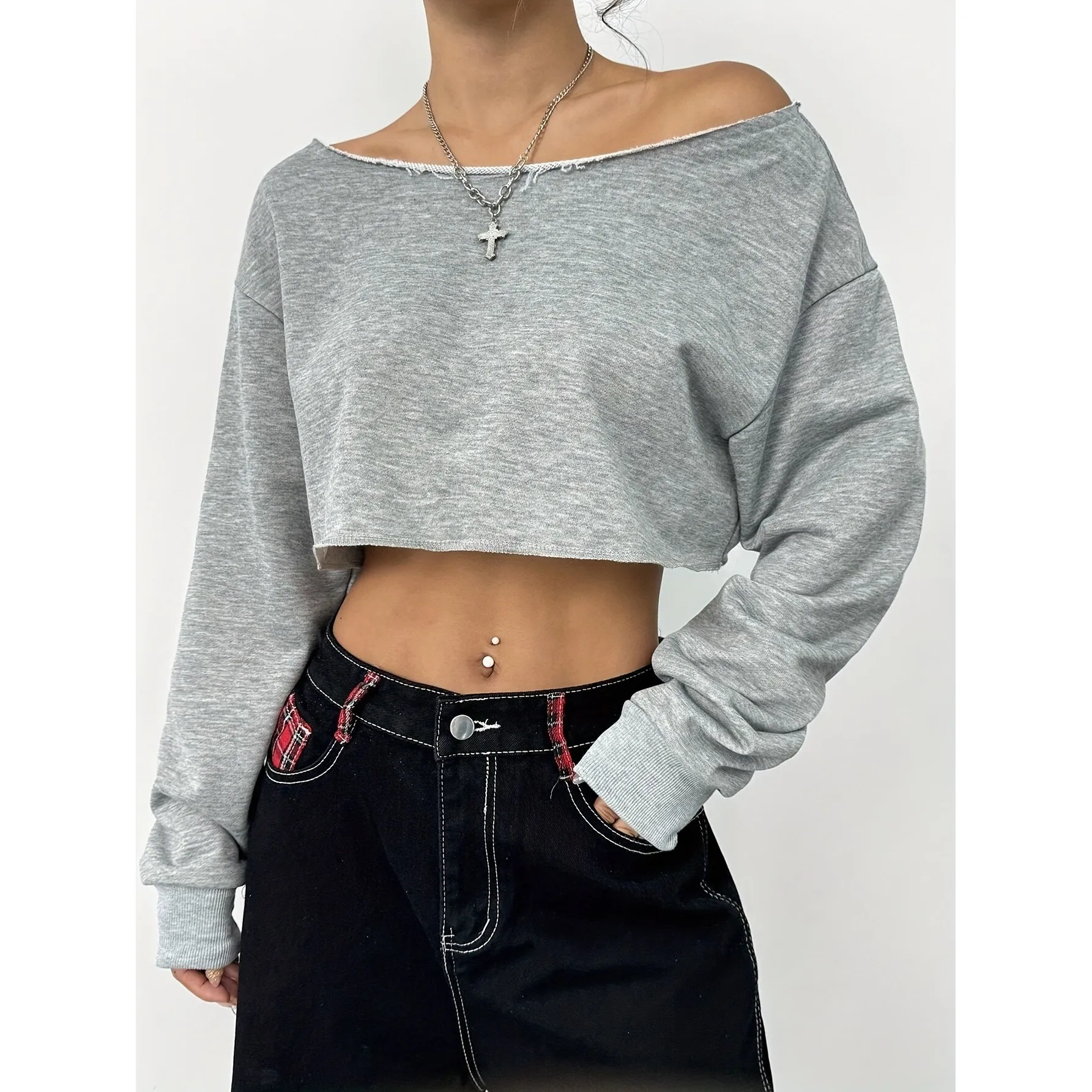 Damska krótka bluza z kapturem Y2K, dzianina poliestrowa, model Svel Princ Sve bez dekoltu, kolekcja wiosna 2026