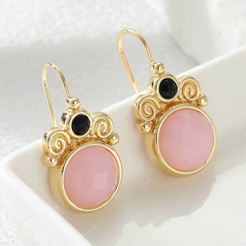 Women's Vintage Style Rolled Pattern Decoration Pendant Earrings Bohemian Style Golden Color Earrings Elegant Jewelry