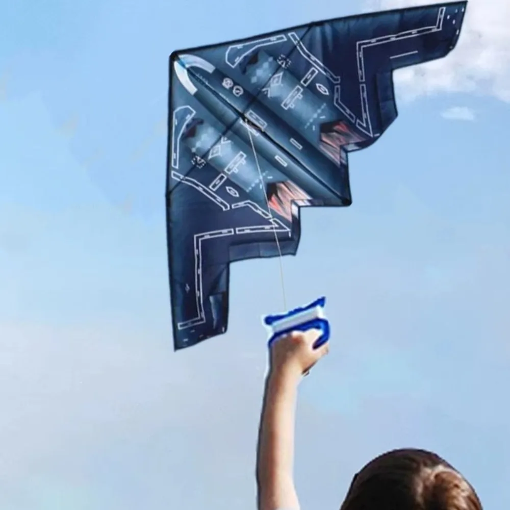 Łatwe w lataniu latawce samolotowe Black Fighter 1.4/1.6m Latawiec samolotowy Dobrze latający z 100-metrową linią latawca Zabawka do latania na świeżym powietrzu dla dzieci i dorosłych