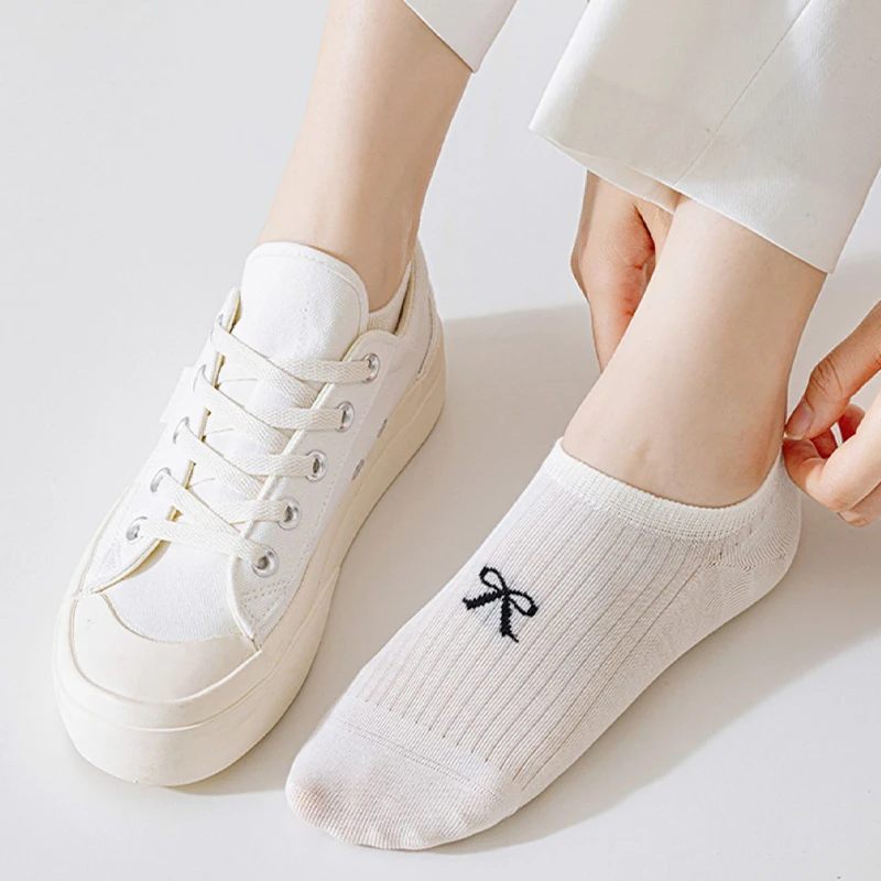 5 Pairs Women's Ankle Socks with Cute Bow Detail Breathable Lightweight No-Show Boat Sock Breathable Comfortable Casual Sox