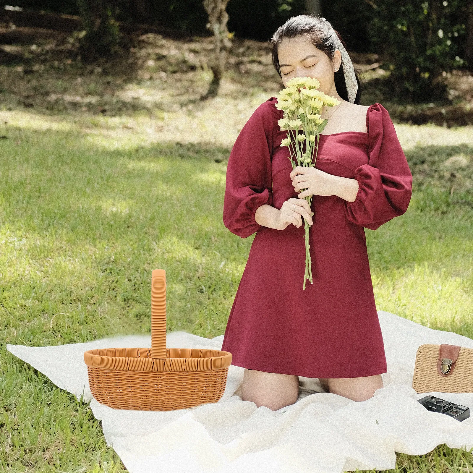 

Multipurpose Handheld Basket Strong Load Capacity Plastic Wicker Design Ideal for Picnic Wine Festival Camping Or Indoor