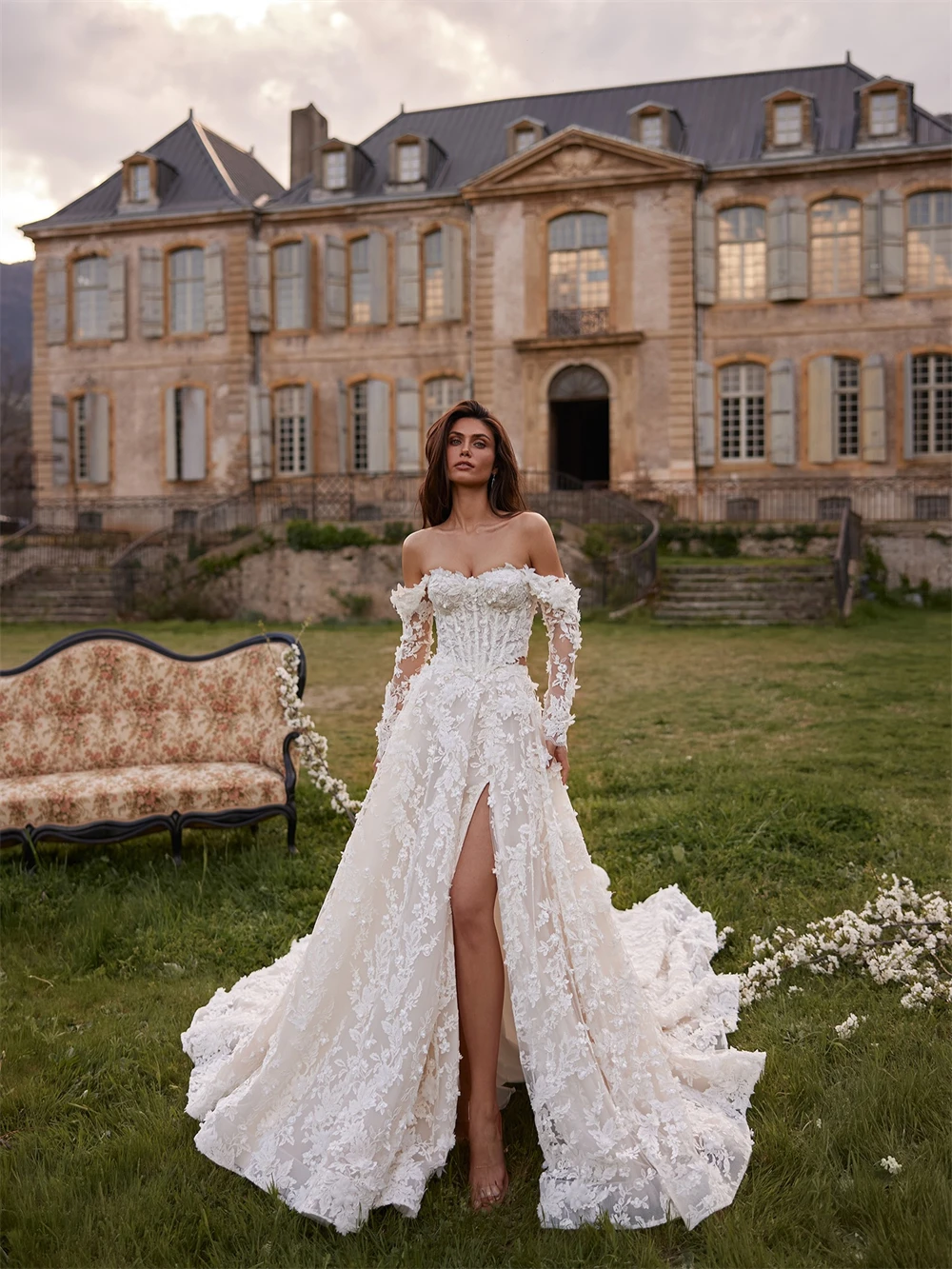 

Customized Boho White Lace Bridal Gowns Classic Sweetheart Long Sleeves Wedding Dress Dreamy A-Line Chapel Train Robe de mariée