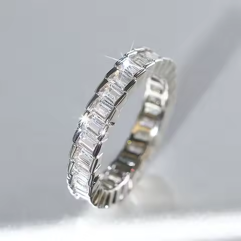 Huitan Trendy Luxury Promise Rings Women Eternity Engagement Wedding Jewelry Silver Color Dazzling Geometric Cubic Zirconia Ring