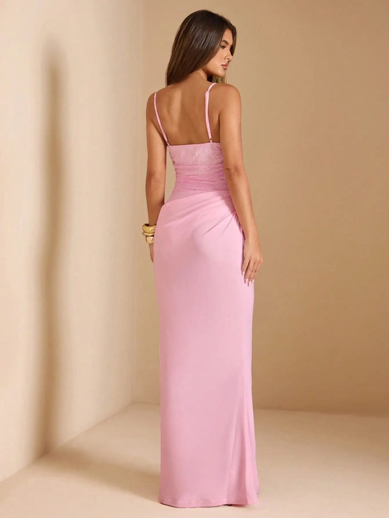 Abito lungo a sirena con pizzo rosa patchwork per invitati a matrimoni, feste e appuntamenti