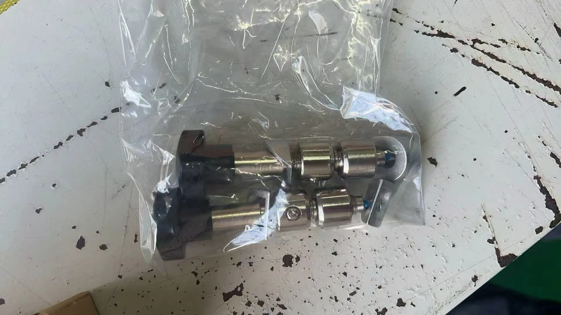 

Запирающий стержень с 3-точечным зажимом