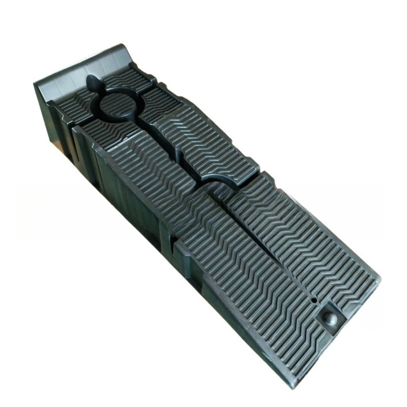 

Auto repair and maintenance ramp plastic bracket plate