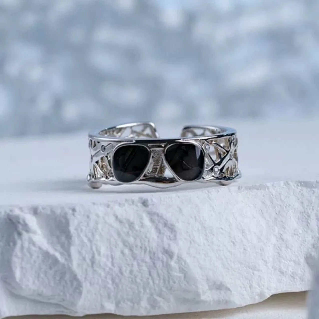 Newly Arrived Jewelry - Tomb Robber Notes Series Character Ring Black Eyes, Little Flower Ring UNISEX Fun Jewelry Party Ring