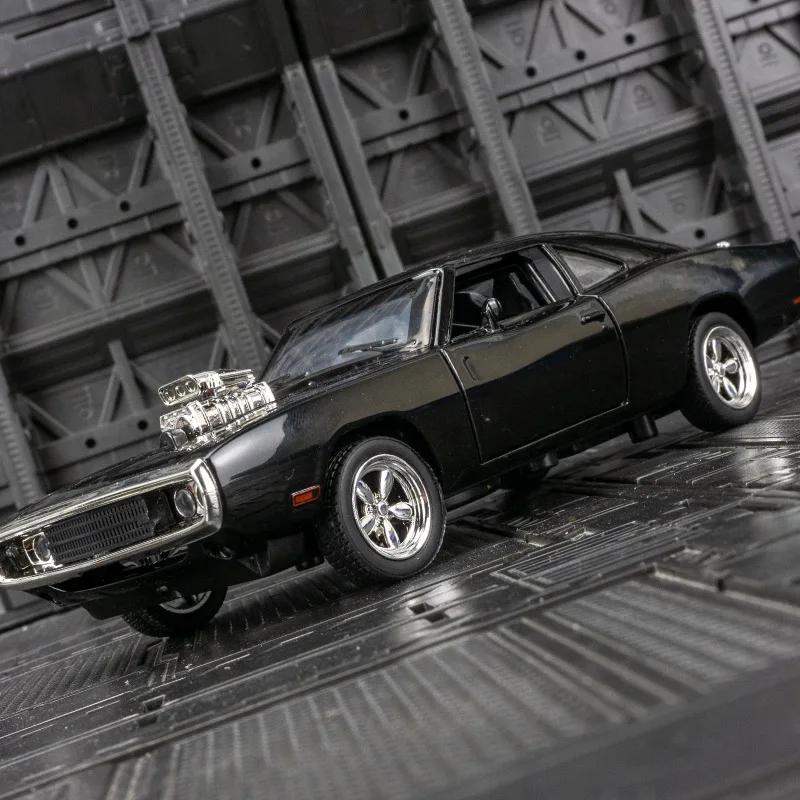 1:32 Dodge 1969 portas de modelo de carro em liga metálica e capô do motor, o porta-malas pode ser aberto como presente de aniversário para amigos
