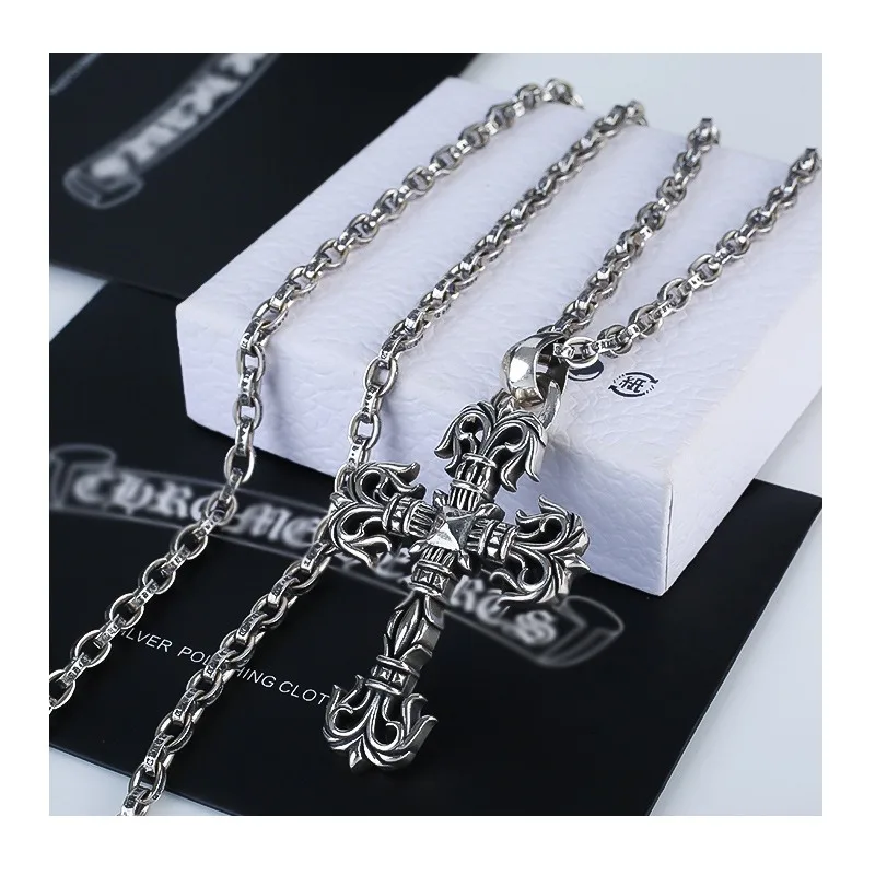 

Tide Xuan Punk Classic Flame Pendant Men's Tide Personality Retro Roman Cross Necklace