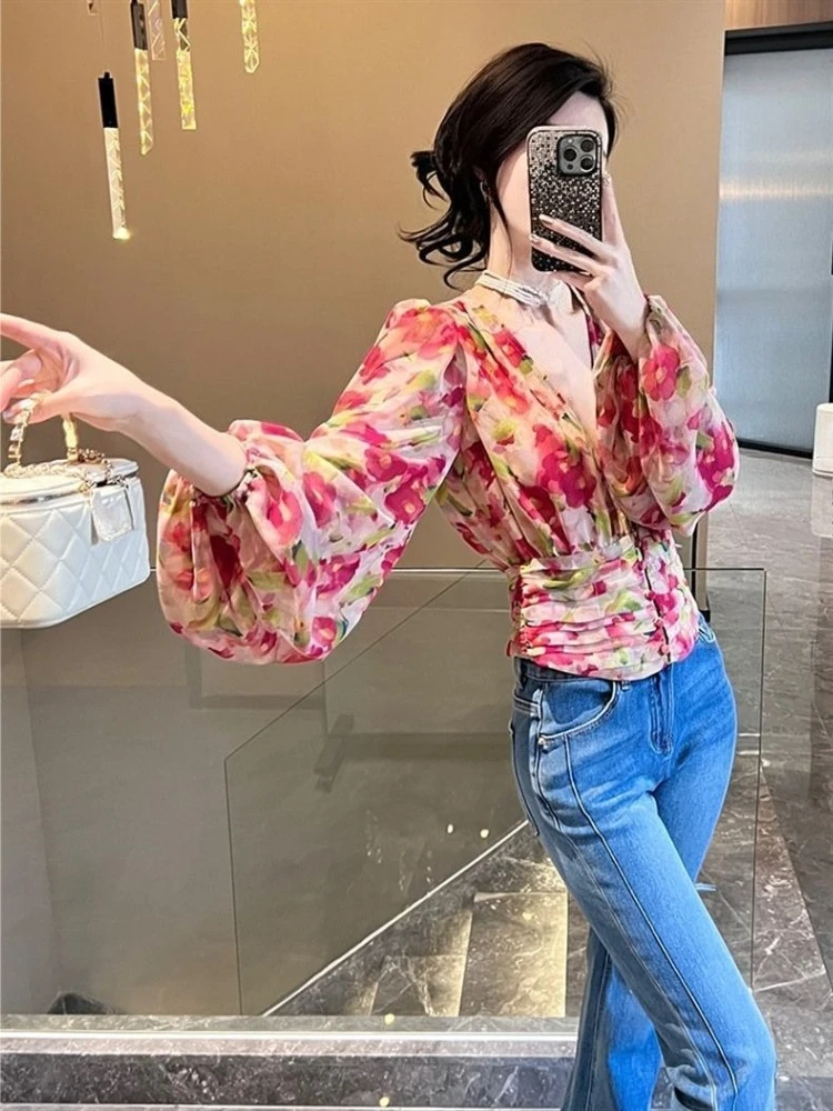 

Женская блузка с цветочным принтом и V-образным вырезом, весна-осень 2026, с длинным рукавом, в французском стиле, приталенная, повседневная ​