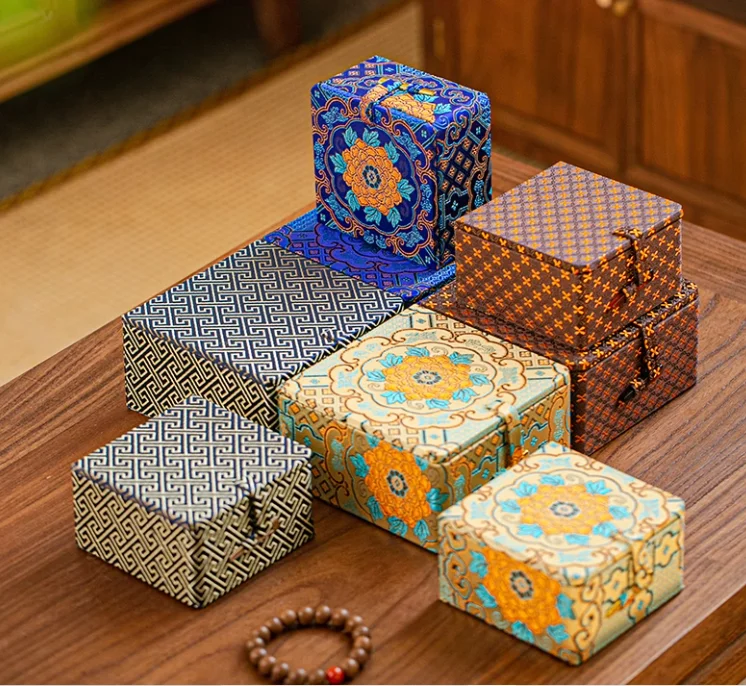 

Vintage Jacquard Chinese style Gift Boxes for Jewelry Bracelet Gifts , High End Silk Brocade Bangle Brooch Storage Cases