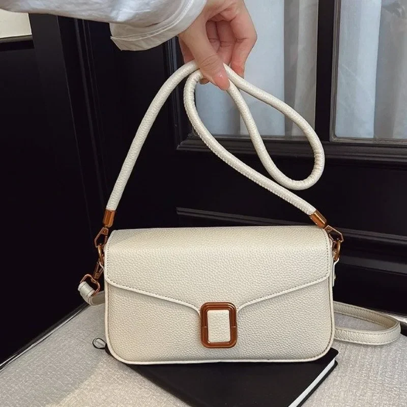 Sac à main classique et simple, design bandoulière, texture agréable au toucher, également un excellent sac à langer pratique et élégant