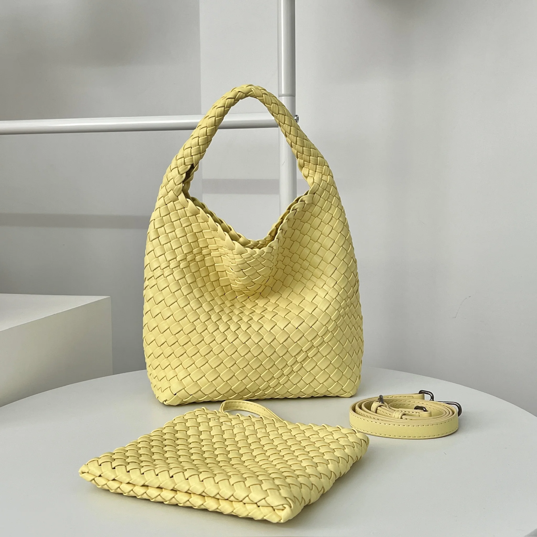 

Luxury Designer Women's Handbag 2025 Brand New PU Small Size Hand-Woven Bucket Bag High Quality Fashionable Women's Bag