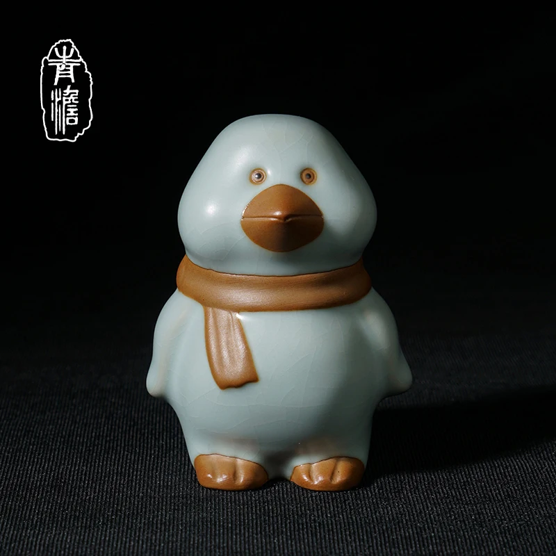 

Ru kiln tea pet ornament can raise tea and play tea ceremony accessories Jingdezhen handmade Ru porcelain ice crack ceramic