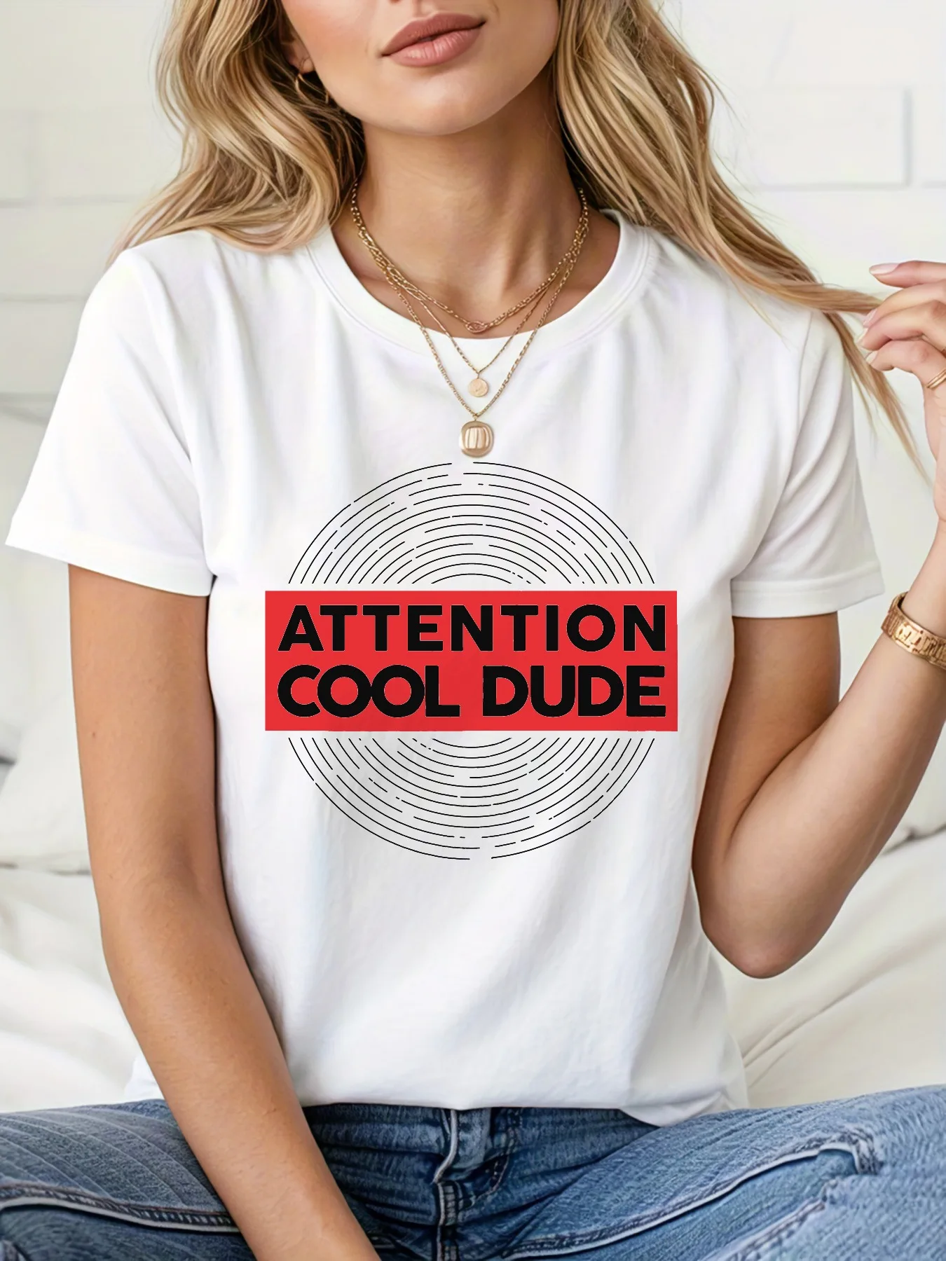 

2025 Red banner with graffiti print of black English letters tops Junior Ladies O-Neck T-shirt Casual Spring Summer Cotton Tees
